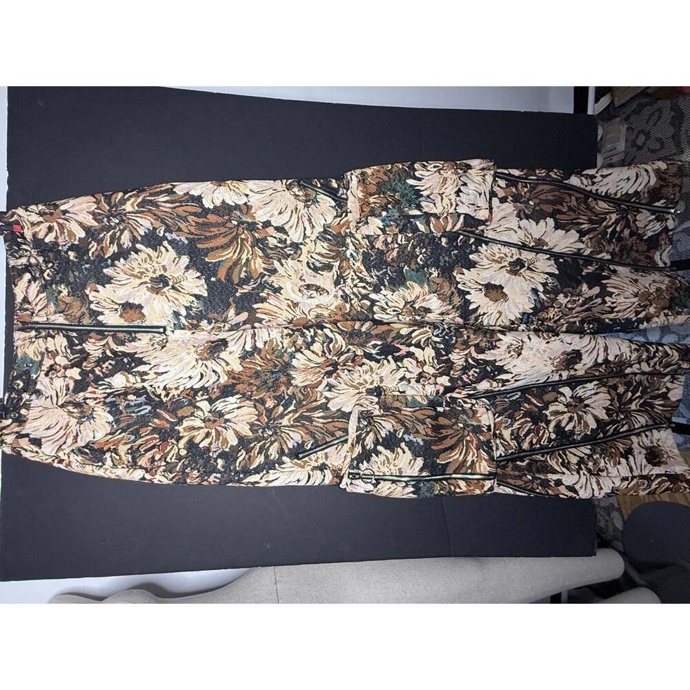 AKIRA - FANTASY CAPTURED BROCADE CARGO PANT - L - Picture 3 of 12